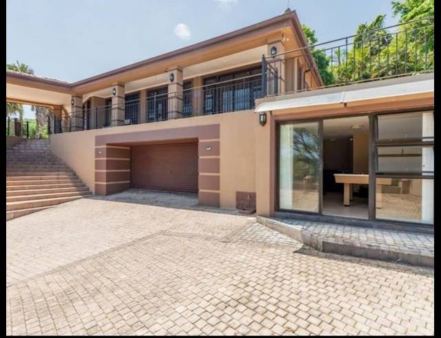 4 BEDROOM HOUSE FOR SALE IN LA LUCIA